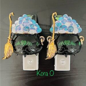 BBW 2 Witch’s Cauldron Color Changing Projectors